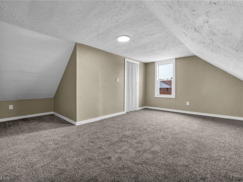 911 Royal Road , Cleveland, OH 44110 Photo 47