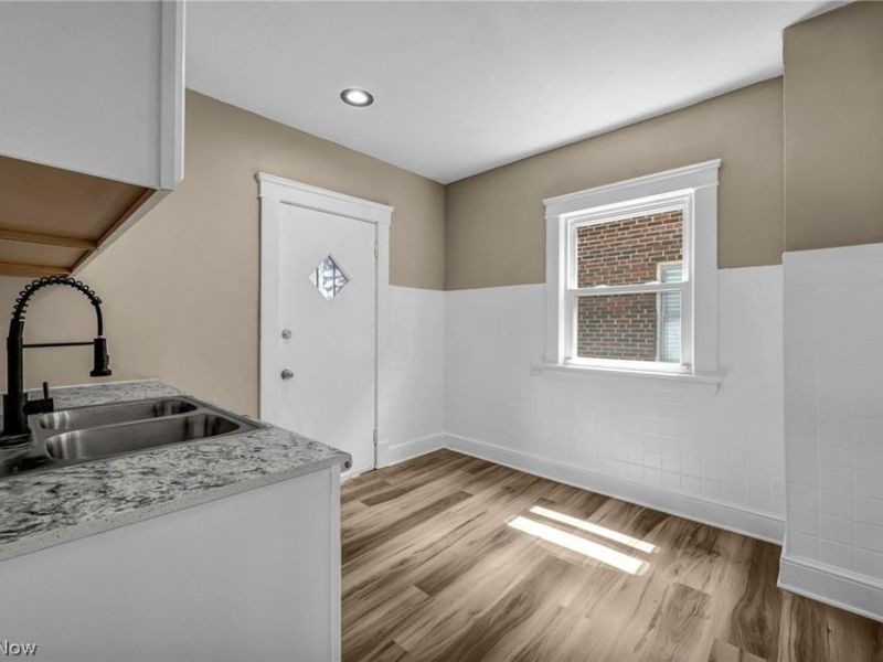 911 Royal Road , Cleveland, OH 44110 Photo 6