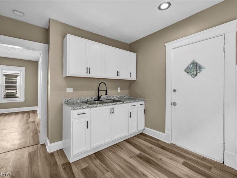 911 Royal Road , Cleveland, OH 44110 Photo 8