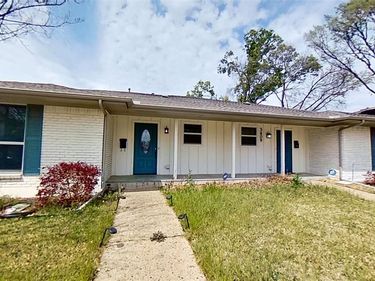 3609 Stables, Dallas, TX 75229