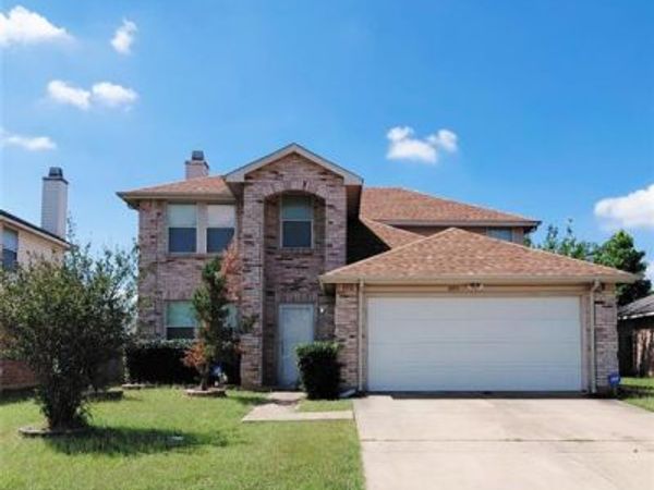 2123 W Grove Lane, Grand Prairie, TX 75052