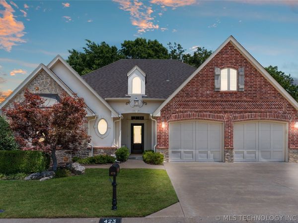 423 N Forest Ridge Boulevard, Broken Arrow, OK 74014