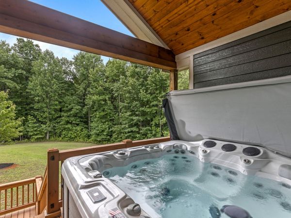 636 Raulston Falls Road, Jasper, TN 37347