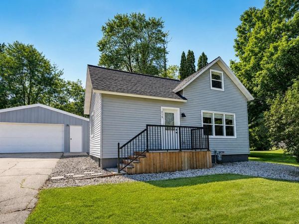 319 S OAKLAND AVENUE, Oconto Falls, WI 54154