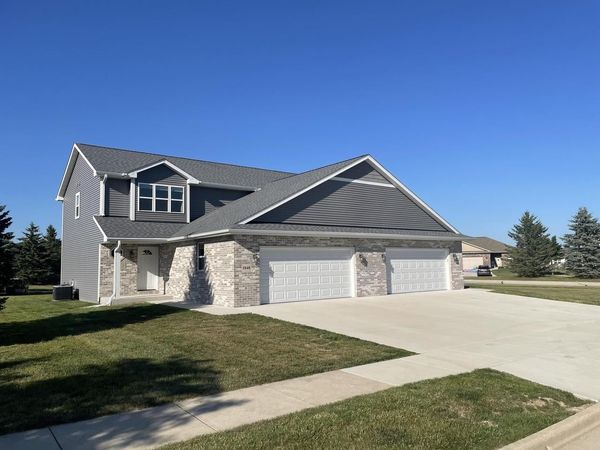 1848 Edgewood ROAD, Kewaskum, WI 53040