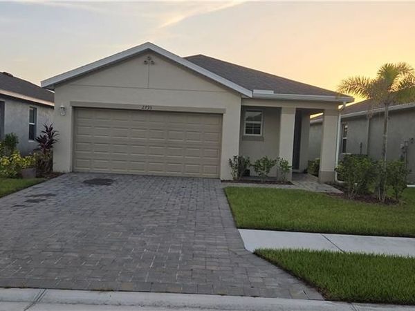 2793 Star Coral DR, NORTH FORT MYERS, FL 33903