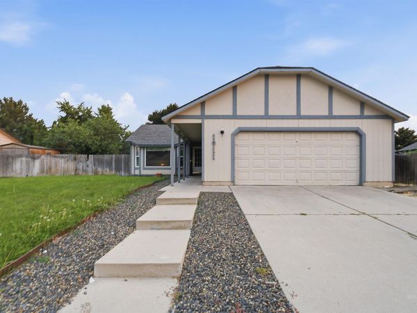 1911 W Tracy Ct, Meridian, ID 83646