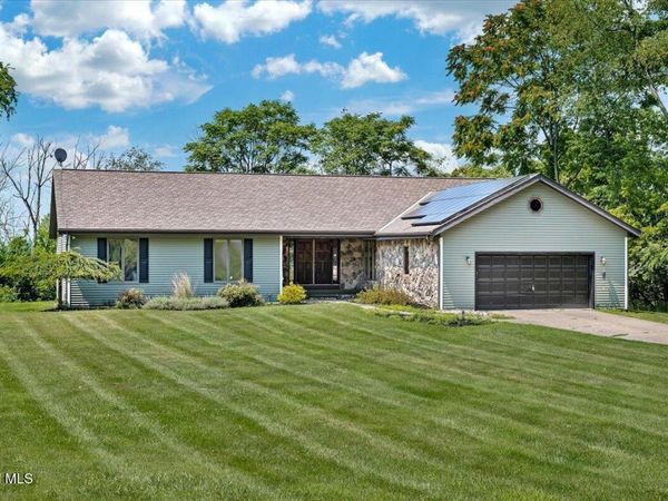 33 Oriel Lane, East Greenbush, NY 12144