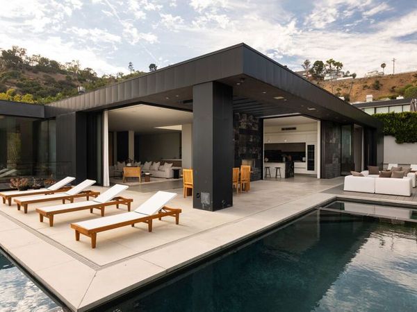 1814 Marcheeta Place, Los Angeles, CA 90069