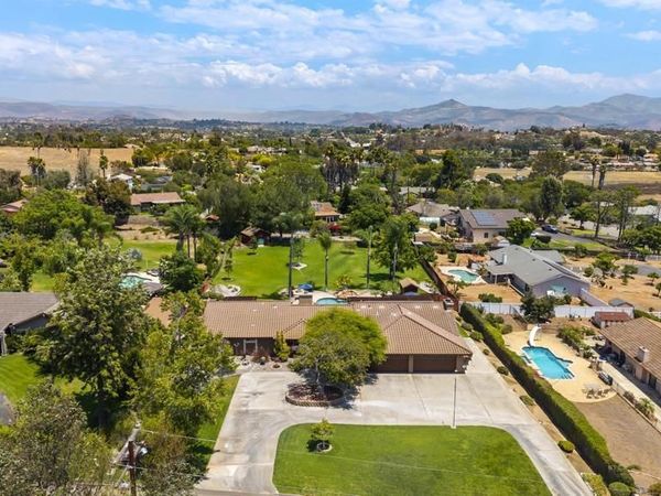 2154 Orange Avenue, Escondido, CA 92029