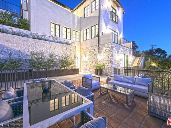 3072 Hollyridge Drive , Los Angeles, CA 90068