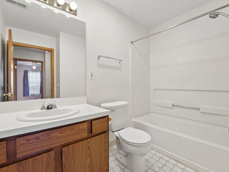 979 Kingsbury Court , Newark, OH 43055 Photo 18