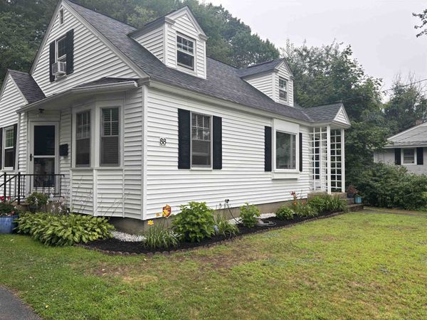 88 Newgate Circle, Manchester, NH 03102