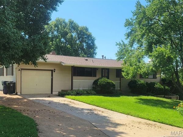 4146 Garvey Drive , Mehlville, MO 63129