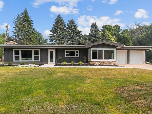 1900 LEONARD POINT ROAD, Oshkosh, WI 54904