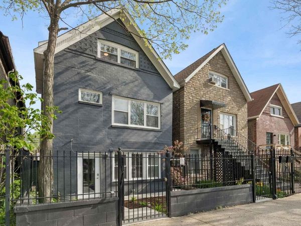 2534 W Haddon Avenue , Chicago, IL 60622