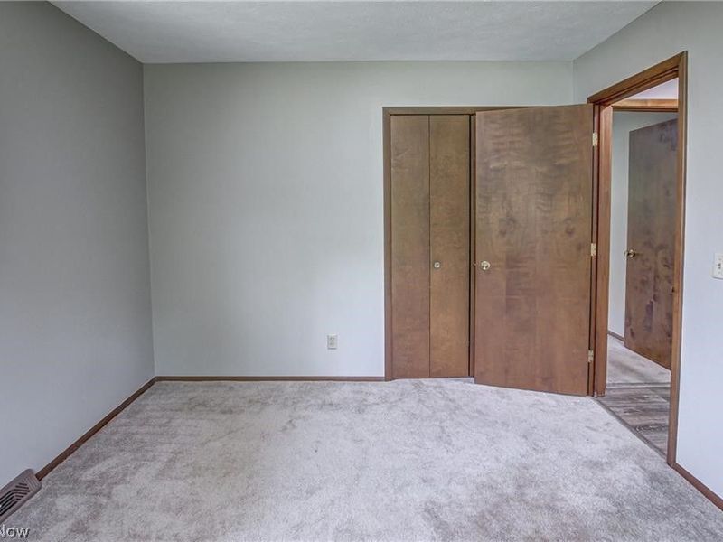 21002 Lunn Road , Strongsville, OH 44149 Photo 16
