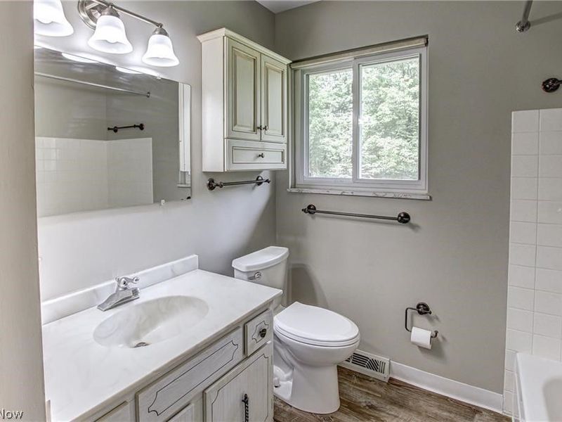 21002 Lunn Road , Strongsville, OH 44149 Photo 17
