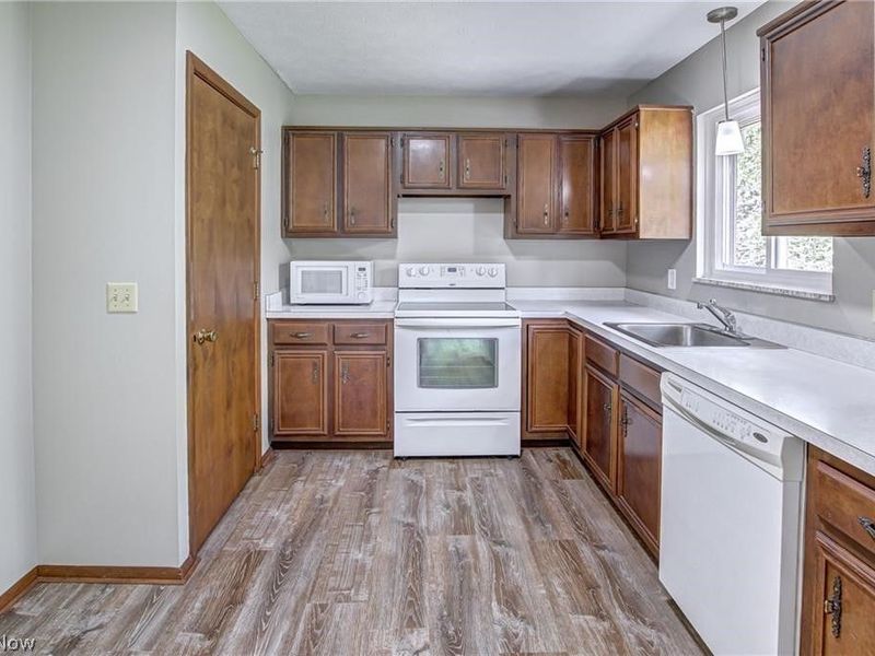 21002 Lunn Road , Strongsville, OH 44149 Photo 2