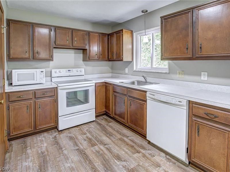 21002 Lunn Road , Strongsville, OH 44149 Photo 3