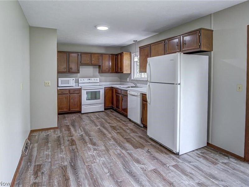 21002 Lunn Road , Strongsville, OH 44149 Photo 4