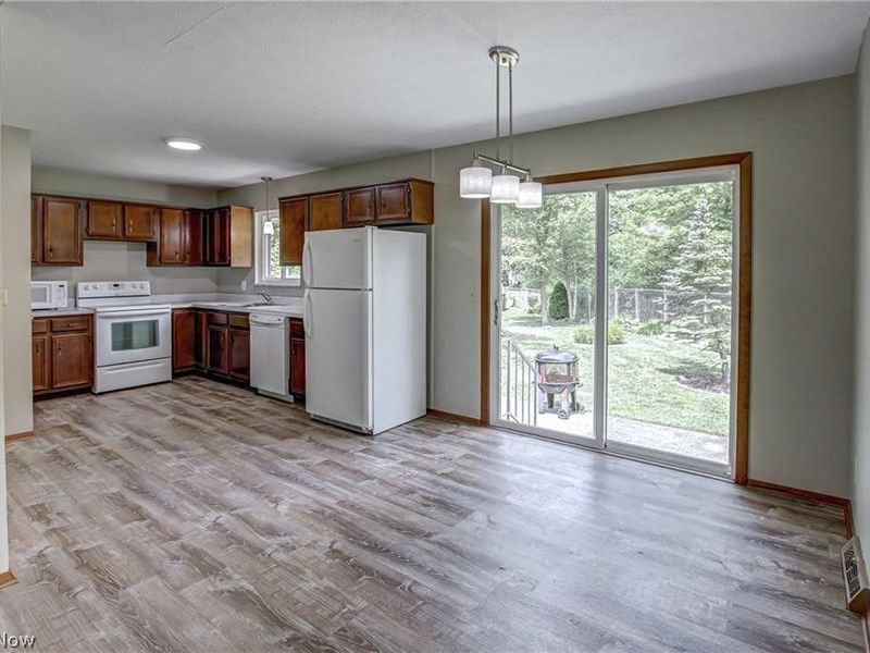 21002 Lunn Road , Strongsville, OH 44149 Photo 5