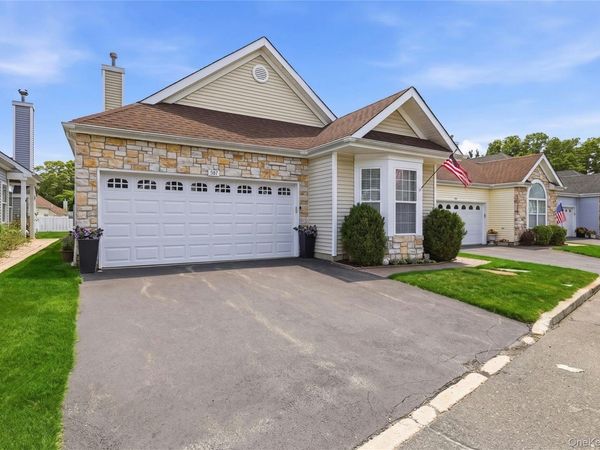 581 Leisure Drive , Ridge, NY 11961