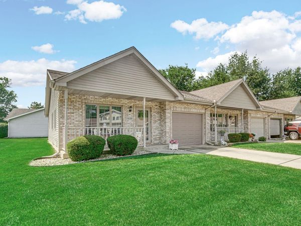 1936 Church Street , Dyer, IN 46311