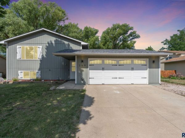 209 N Steven St N N, Worthing, SD 57077