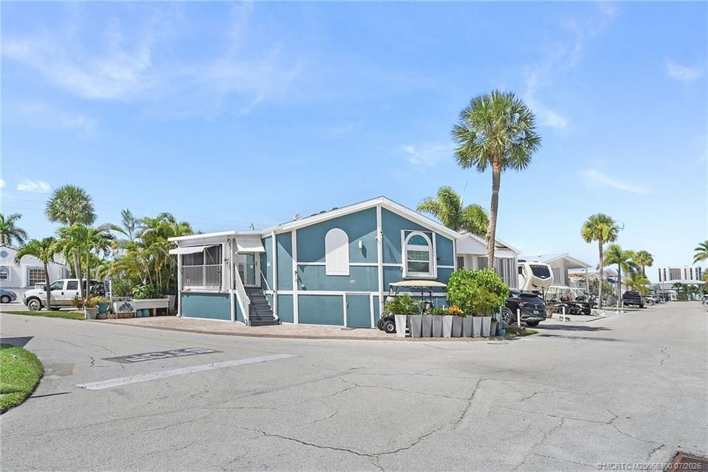 867 Nettles Boulevard , Jensen Beach, FL 34957 Main Photo