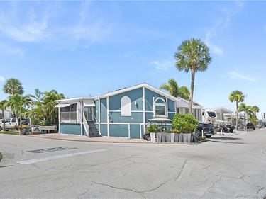 867 Nettles Boulevard , Jensen Beach, FL 34957