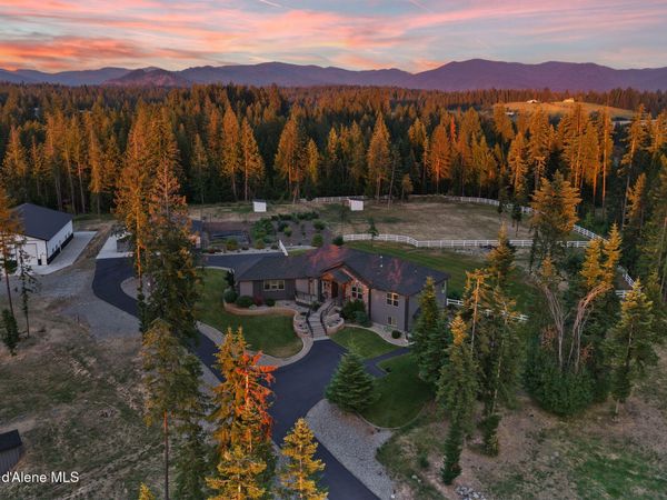 15746 N Pinewood Way , Hayden, ID 83835
