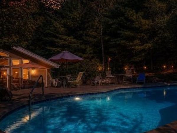 10 Rafferty Rd, Stoneham, MA 02180