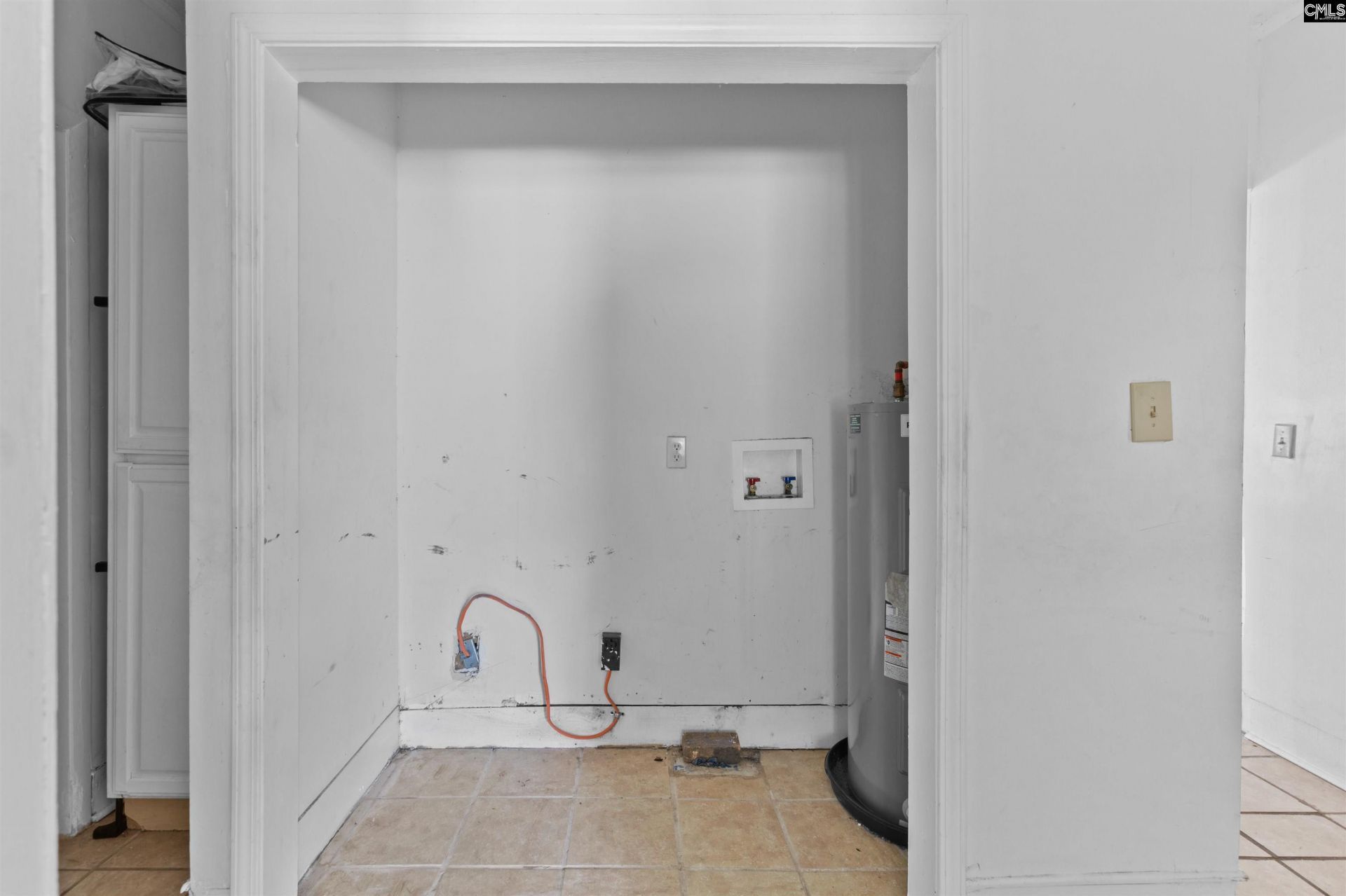 214 Dutton Street  Photo 17