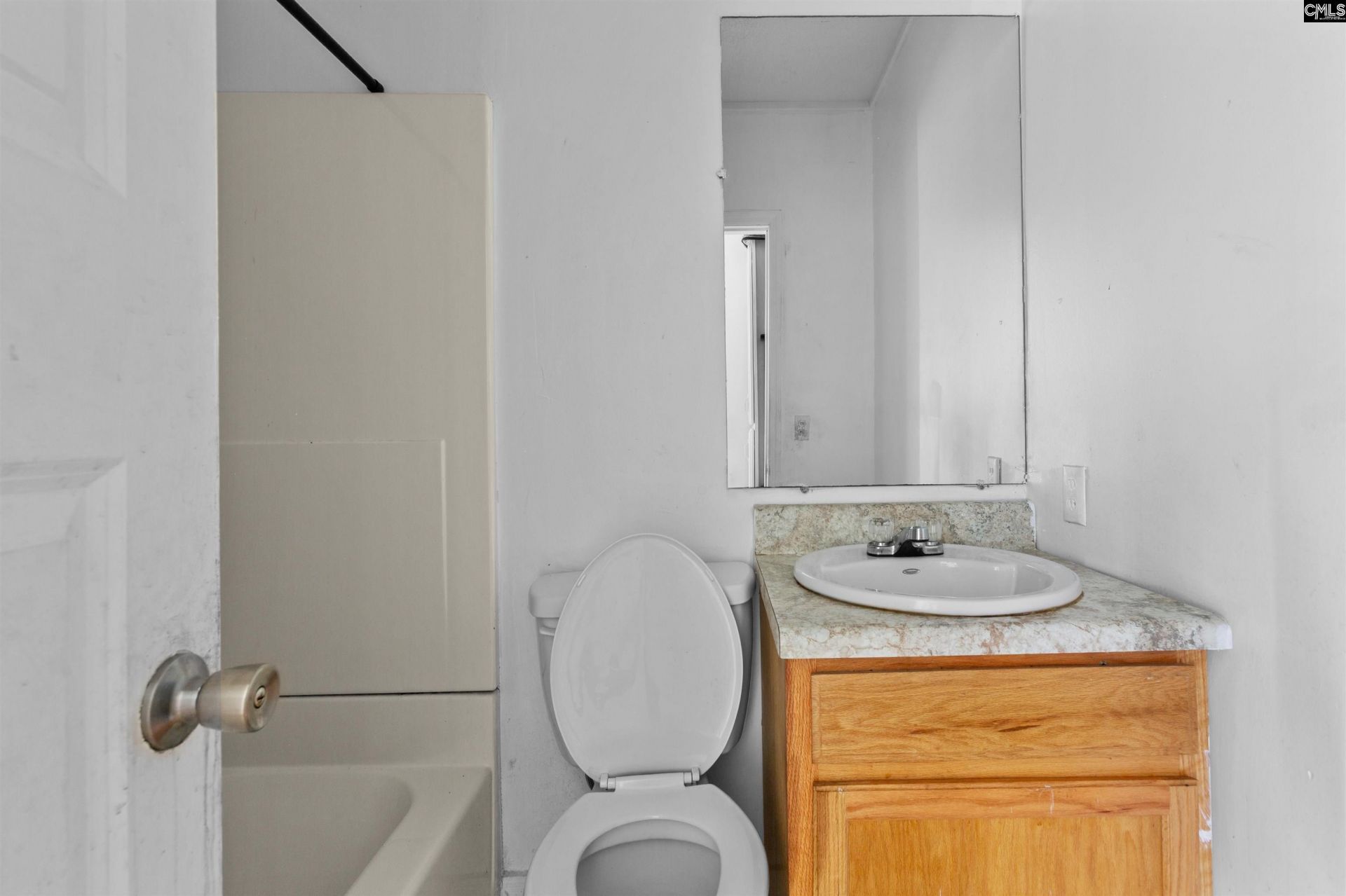 214 Dutton Street  Photo 19