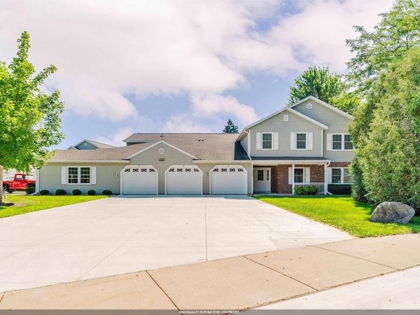 2520 VILLAGE LANE, Unit A, Oshkosh, WI 54904