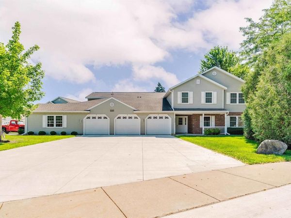 2520 VILLAGE LANE, Unit A, Oshkosh, WI 54904