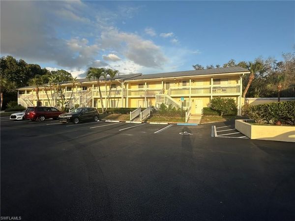 4621 Bayshore DR , Unit Q6, NAPLES, FL 34112