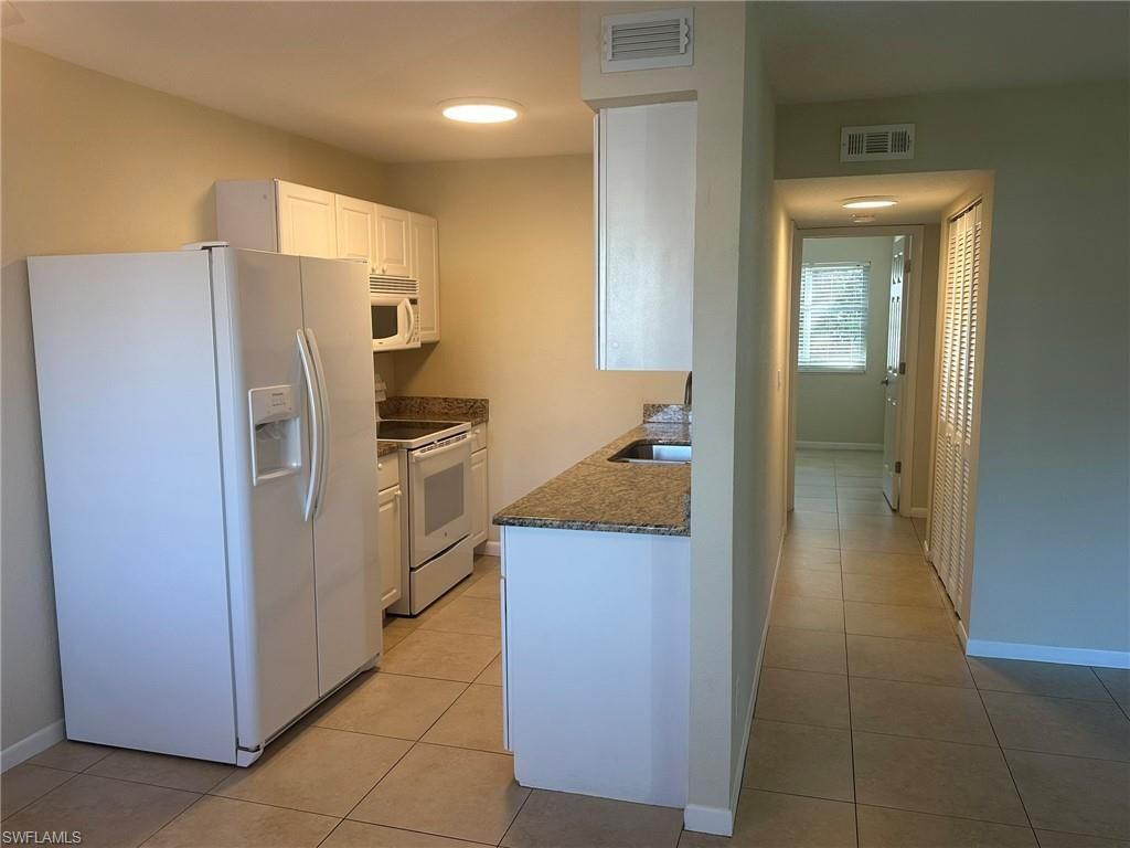 4621 Bayshore Dr , Unit Q6, Naples, FL 34112 Photo