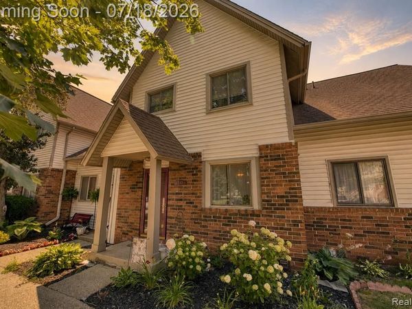 7300 Bluewater Drive, Clarkston, MI 48348