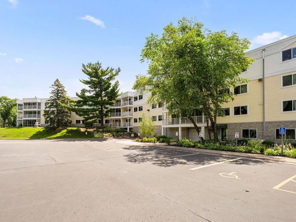 130 E Demont Avenue E, Unit 348, Little Canada, MN 55117