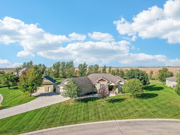 7013 Maple Lane , Horace, ND 58047
