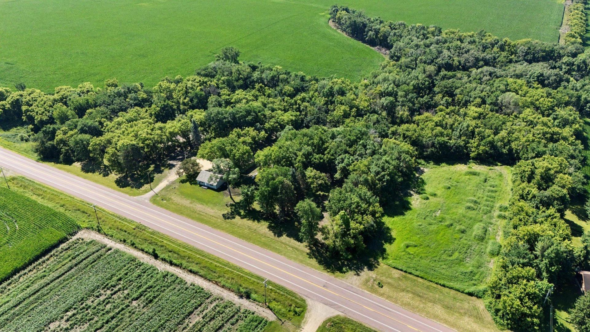 29499 390th Street , Le Sueur, MN 56058