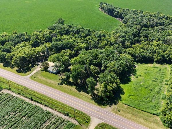 29499 390th Street , Le Sueur, MN 56058