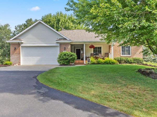 711 Cedar Pines Drive NE, Sparta, MI 49345