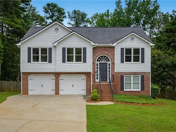 2303 Katie Ann Lane , Dacula, GA 30019