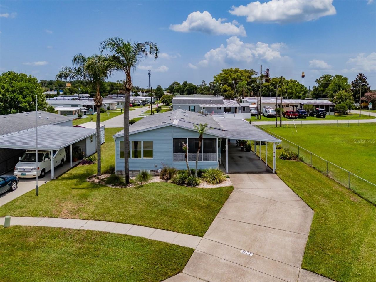 37716 Newport Drive , Zephyrhills, FL 33542 Photo