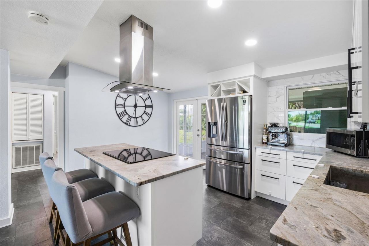 2287 Manor Boulevard N, Clearwater, FL 33765 Photo