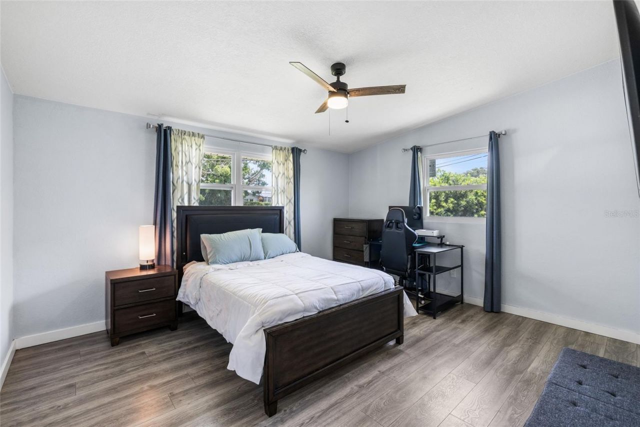 2287 Manor Boulevard N, Clearwater, FL 33765 Photo