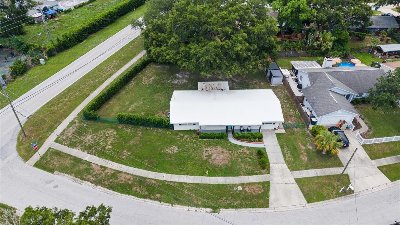 2287 Manor Boulevard N, Clearwater, FL 33765 Photo